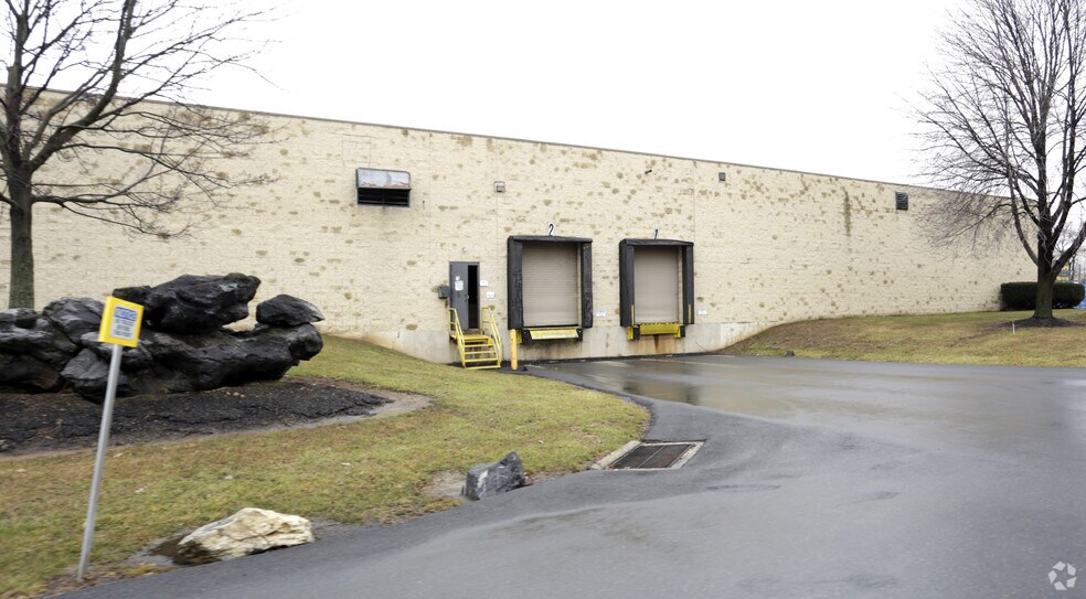 More Photos Of 3 Danforth Dr, Easton Warehouse For Lease