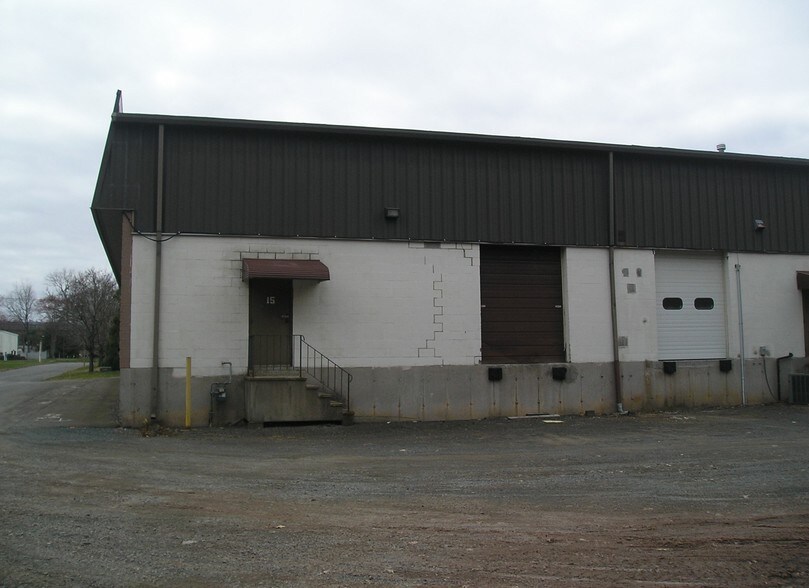 More Photos Of 65 N Plains Industrial Rd, Wallingford Light Manufacturing For Sale