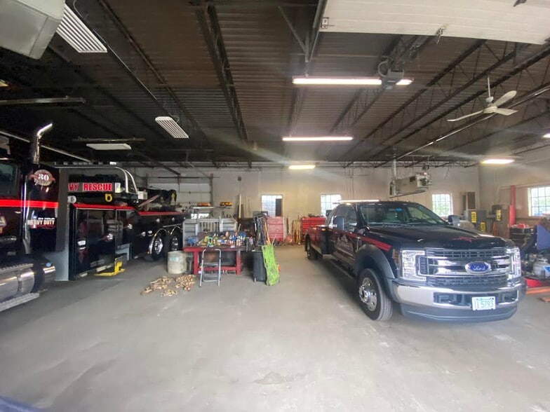 More Photos Of 1 Howe Dr, Amherst Warehouse For Sale