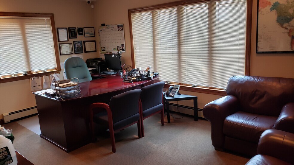 More Photos Of 42 Herb Hill Rd, Glen Cove Flex For Lease