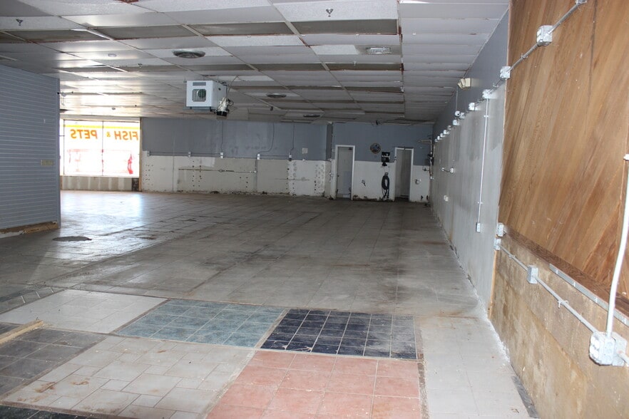 More Photos Of 61 Amity Rd, New Haven Unknown For Lease