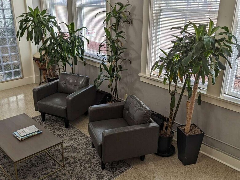 More Photos Of 301 W Capitol St, Jackson Office For Lease