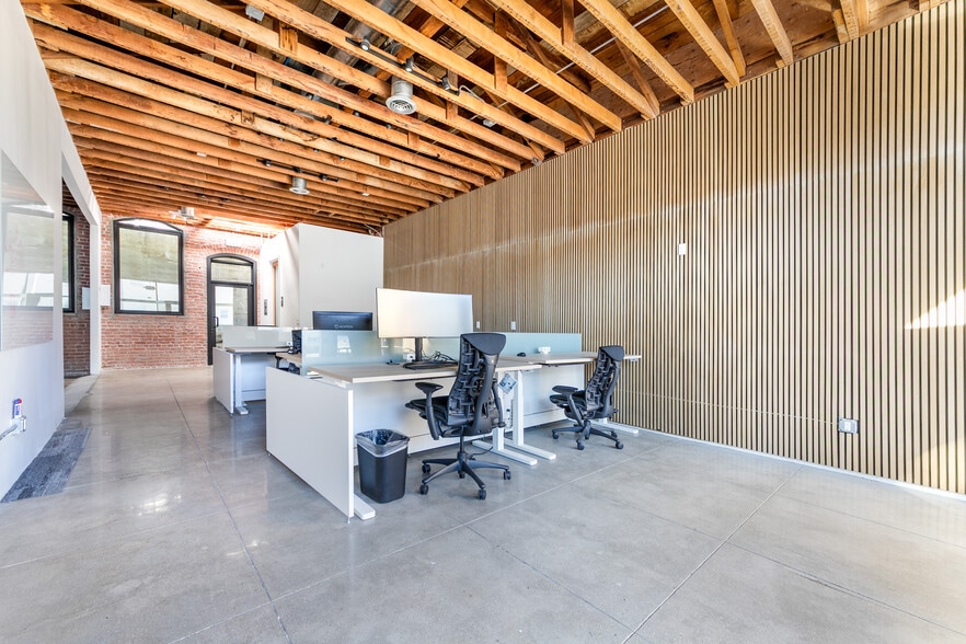 More Photos Of 1005 N Madison Ave, Los Angeles Storefront Retail Office For Sale