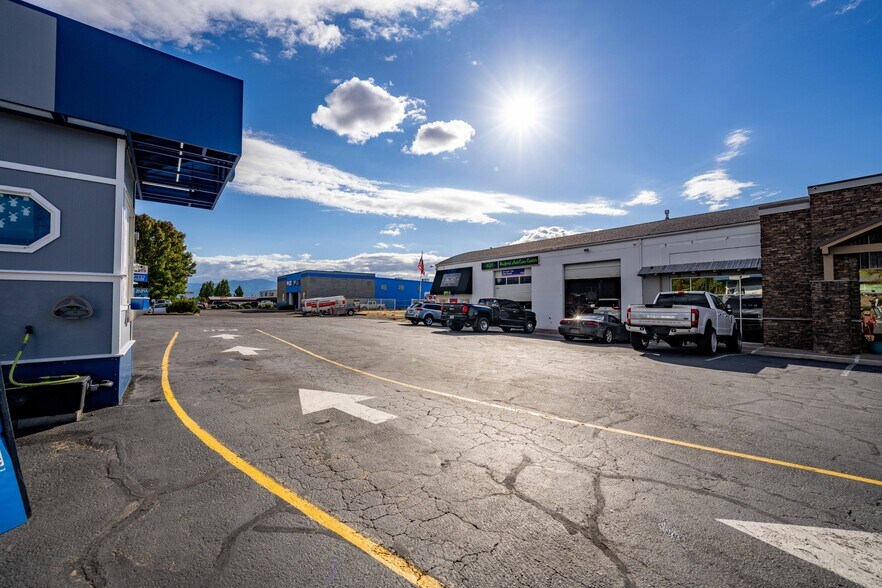 More Photos Of 3811 Crater Lake Hwy, Medford Warehouse For Sale