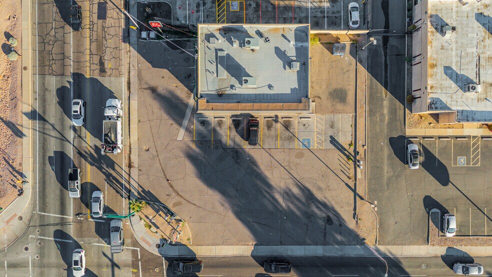 More Photos Of 4002 E McDowell Rd, Phoenix Convenience Store For Sale