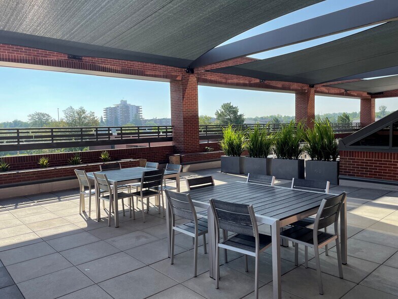 More Photos Of 2696 S Colorado Blvd, Denver Unknown For Lease