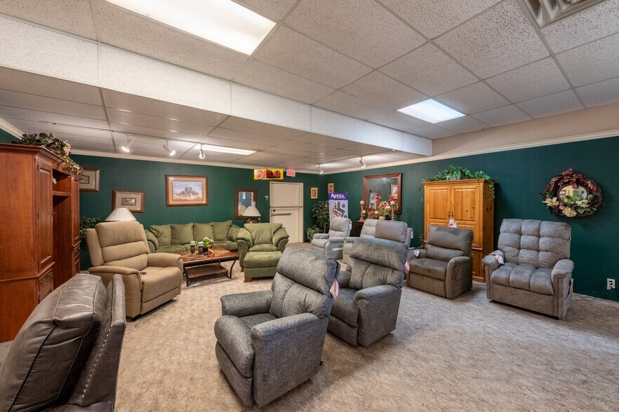 More Photos Of 2515 E Montgomery Pl, Wichita Falls Freestanding For Sale