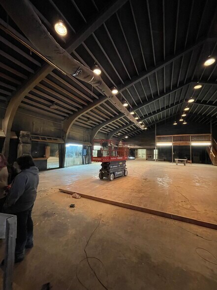 More Photos Of 10411 S US Highway 79, Palestine Warehouse For Sale