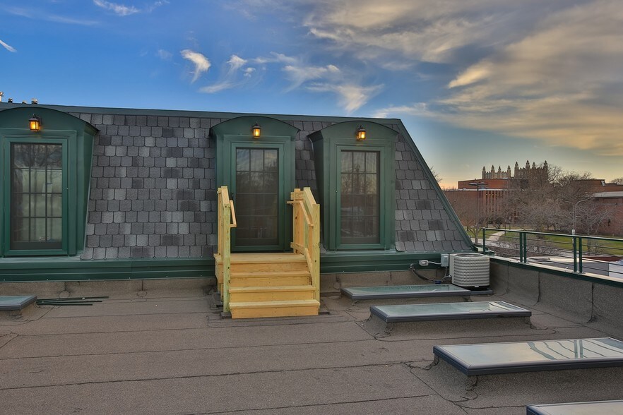 More Photos Of 1817 Church St, Evanston Loft Creative Space For Sale