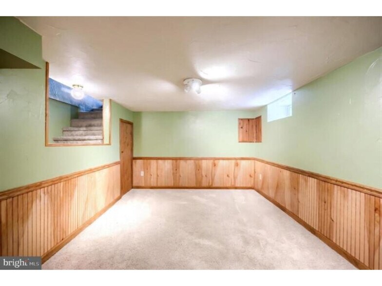 More Photos Of 2151 Maple Rd, York Flex For Sale