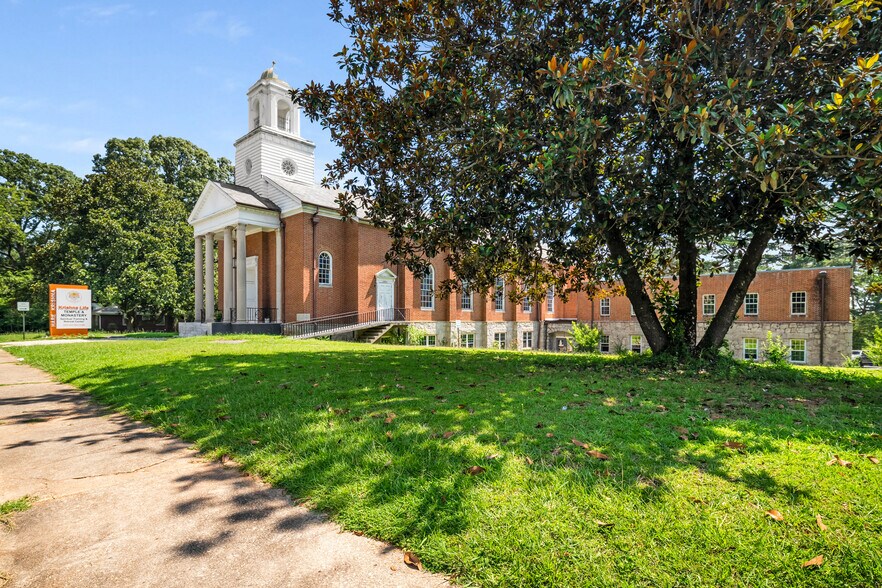 More Photos Of 1776 Sylvan Rd SW, Atlanta Religious Facility For Sale