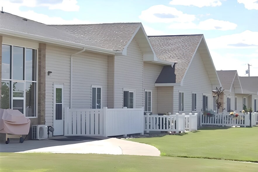 More Photos Of 10 20th St W, Williston Apartments For Sale