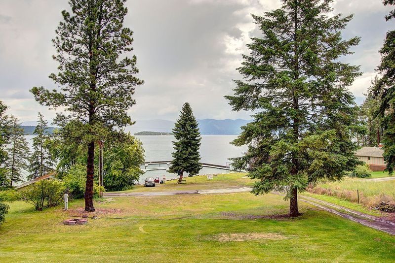 More Photos Of 23113 Rollins Lakeshore Dr, Rollins General Retail For Sale