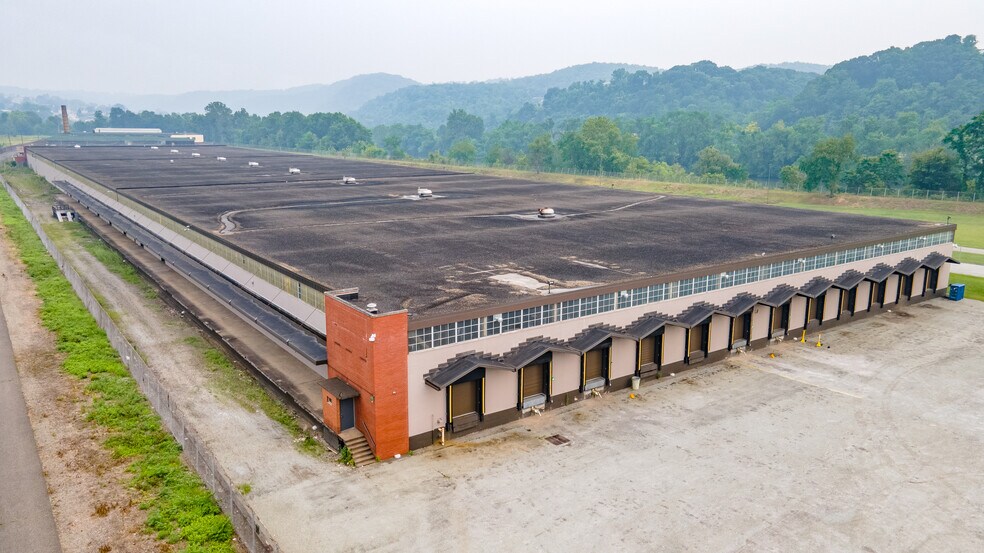 More Photos Of 200 28th St, Mckeesport Warehouse For Lease
