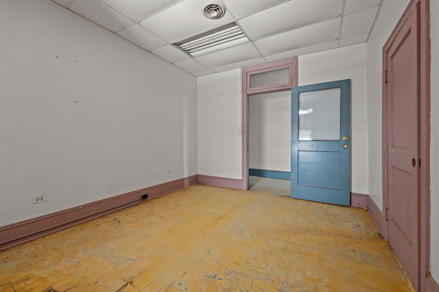 More Photos Of 220-222 S Scales St, Reidsville Storefront Retail Office For Sale