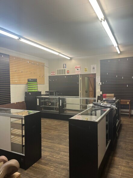 More Photos Of 20477 Van Dyke St, Detroit Storefront For Sale