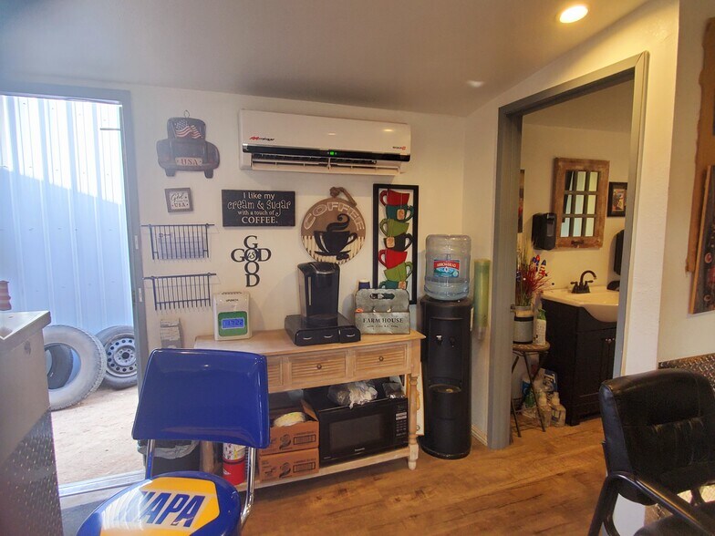 More Photos Of 8899 Beekley Rd, Phelan Auto Repair For Sale