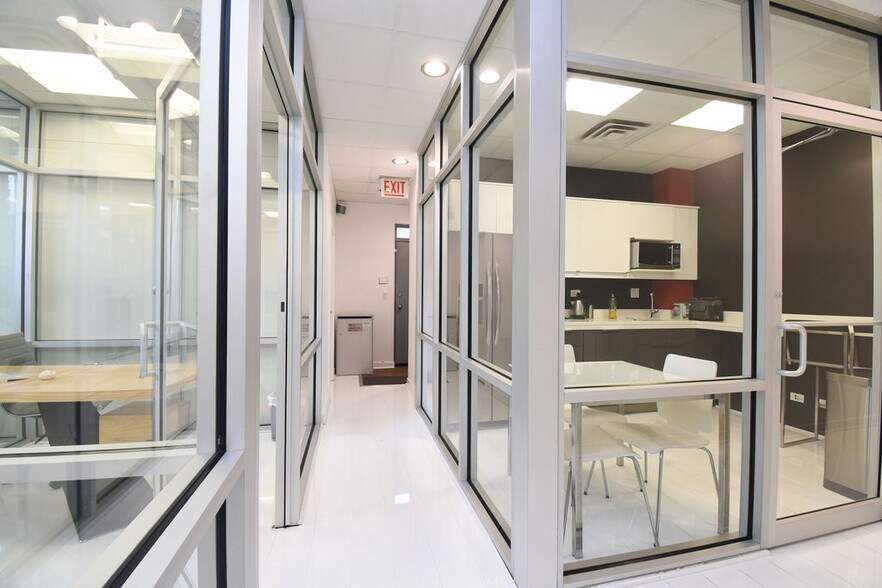 More Photos Of 2101 W Division St, Chicago Storefront Retail Residential For Lease