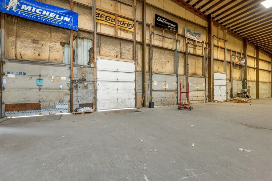 More Photos Of 326 Dartmouth College Hwy, Lebanon Warehouse For Sale