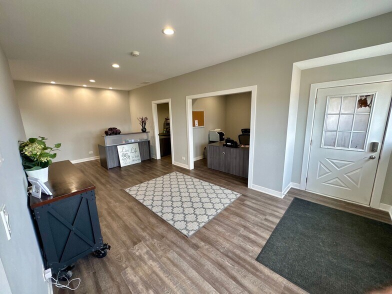 More Photos Of 5681 White Willow Rd, Minooka Specialty For Sale