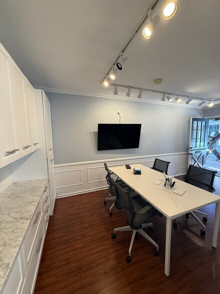 More Photos Of 7730-7742 Herschel Ave, La Jolla Office Residential For Lease