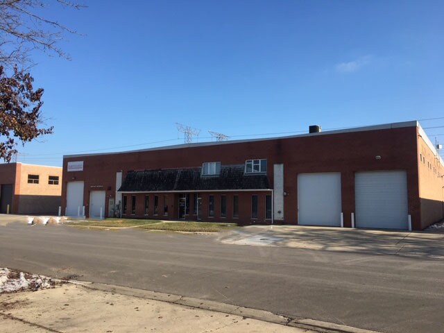 Primary Photo Of 189 Seegers Ave, Elk Grove Village Manufacturing For Lease