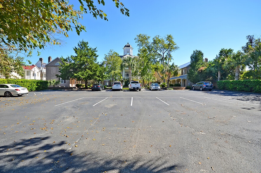 More Photos Of 635 E Bay St, Charleston Office Residential For Lease