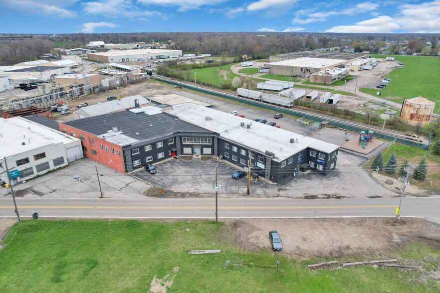 More Photos Of 2020-2034 Leonard Ave, Columbus Office For Lease