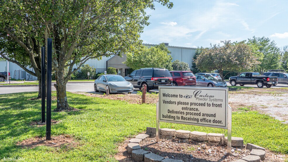 More Photos Of 2715 N Airport Commerce Ave, Springfield Manufacturing For Sale