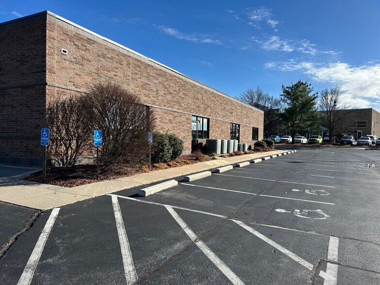 More Photos Of 1230 E Kingsley St, Springfield Medical For Lease