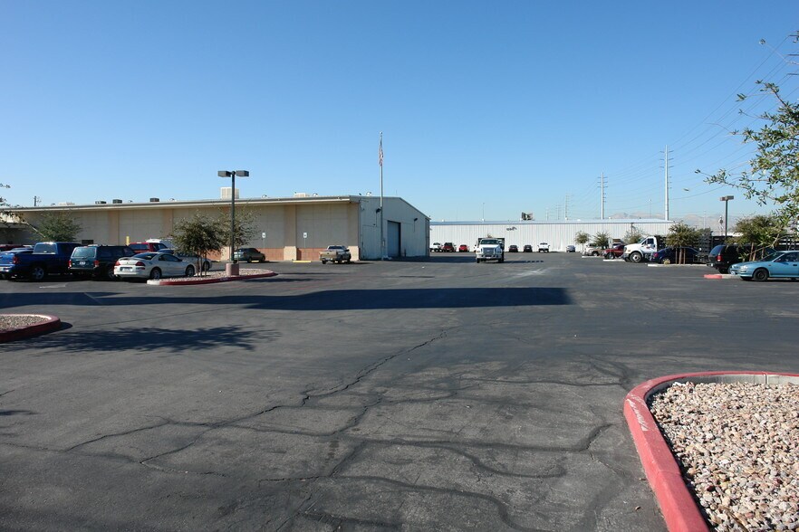 More Photos Of 1220 S Commerce St, Las Vegas Warehouse For Lease