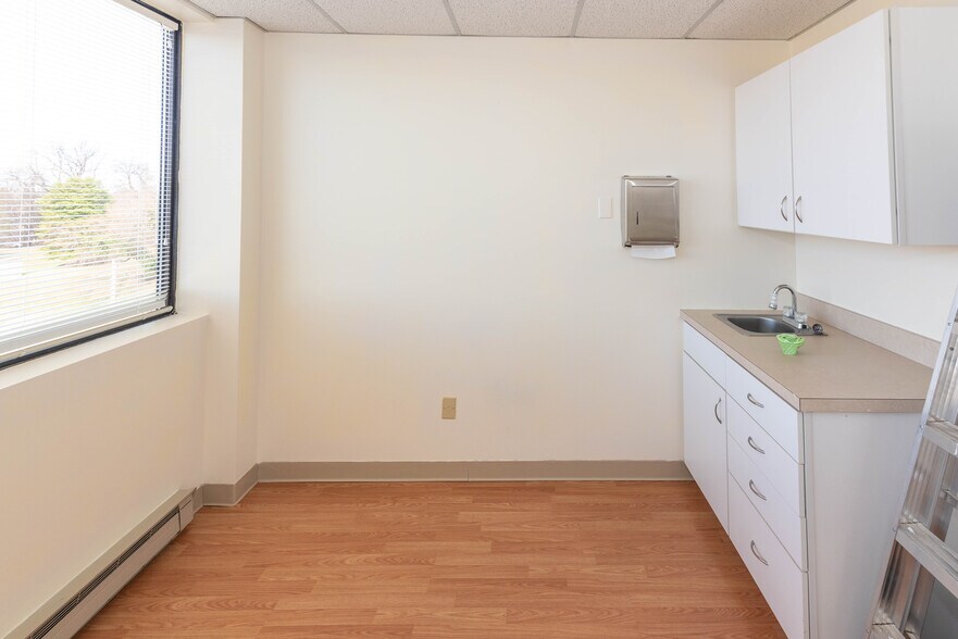 More Photos Of 120 Sister Pierre Dr, Towson Medical For Sale