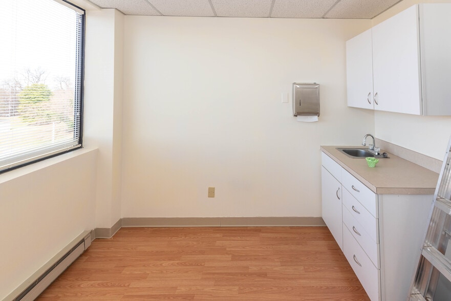 More Photos Of 120 Sister Pierre Dr, Towson Medical For Sale