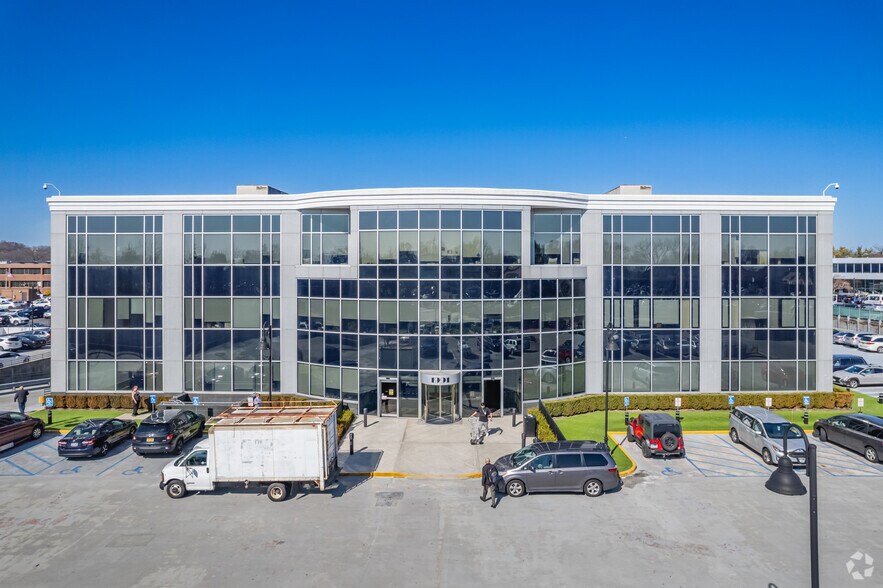 More Photos Of 1991 Marcus Ave, New Hyde Park Medical For Lease