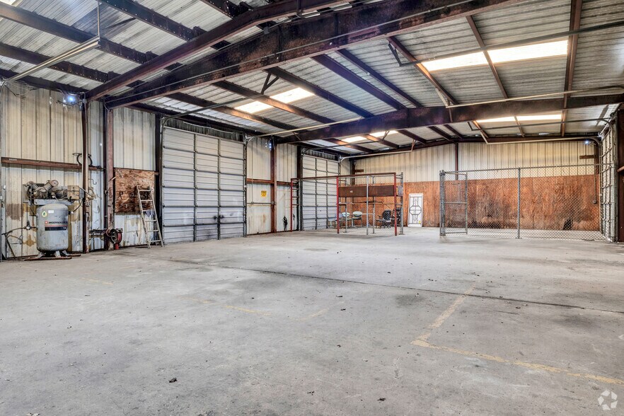 Primary Photo Of 8403 Bassett St, Houston Warehouse For Sale