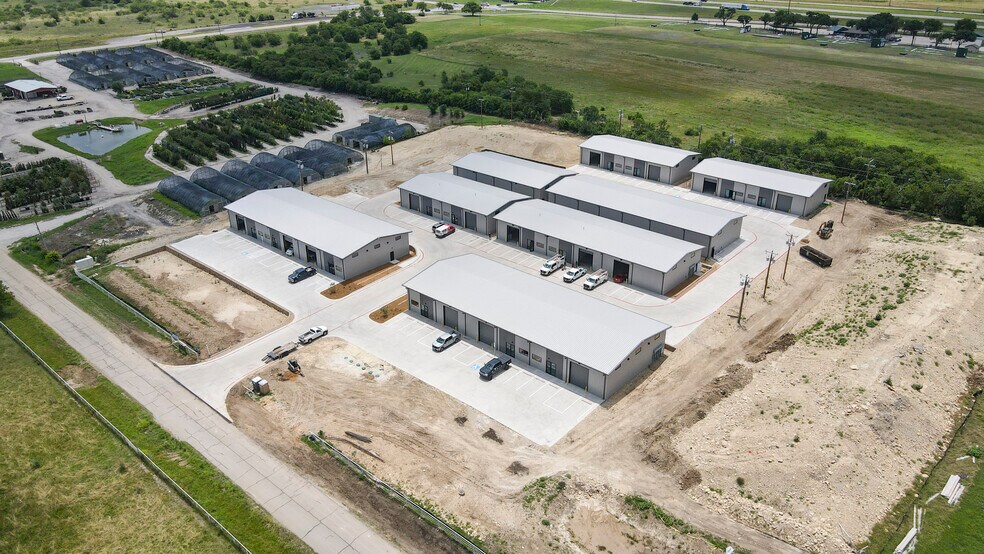 More Photos Of 6451 Silver Saddle Rd, Fort Worth Warehouse For Lease