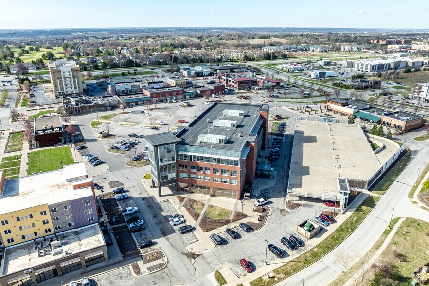 More Photos Of 5550 Wild Rose Ln, West Des Moines Coworking Space