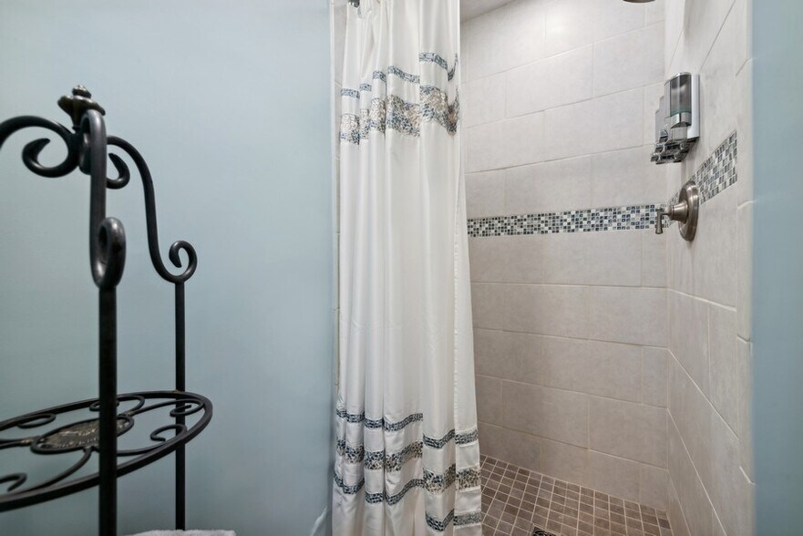 More Photos Of 504 Merrick Rd, Lynbrook Apartments For Sale