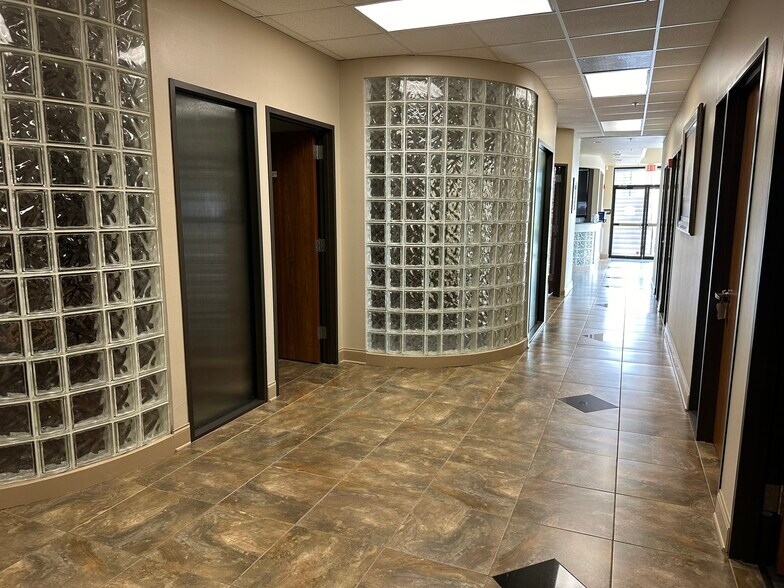 More Photos Of 4750 Sherwood Common Blvd, Baton Rouge Office For Lease