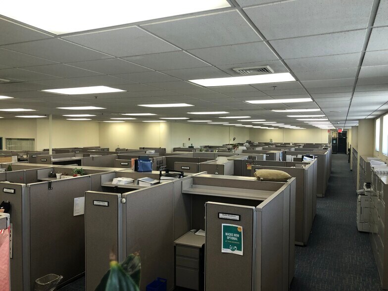 More Photos Of 745 64th St, Brooklyn Office For Lease