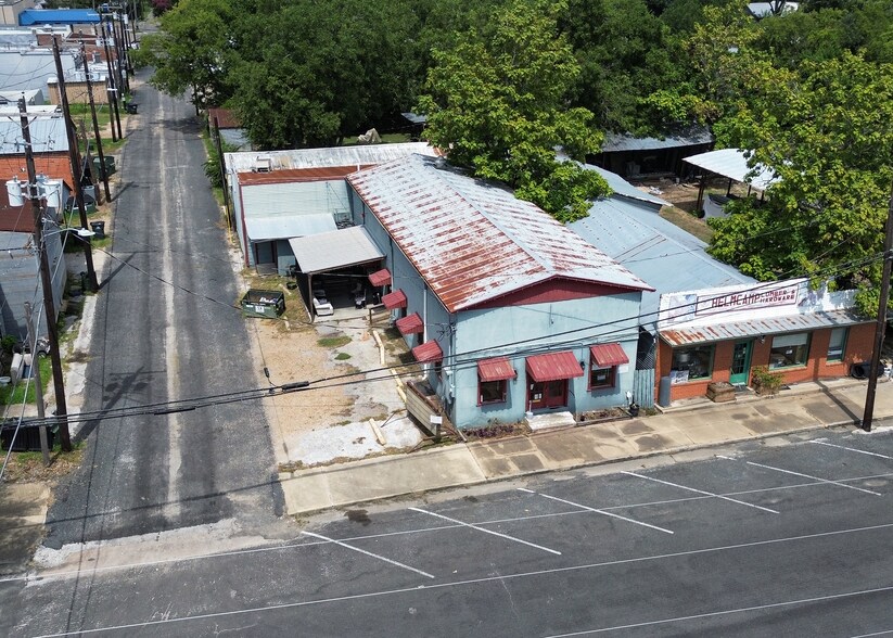 More Photos Of 211 N Mechanic St, Weimar Bar For Sale