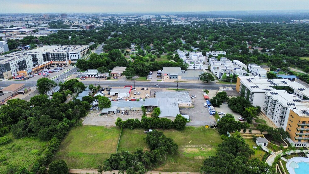 More Photos Of 4712 S Congress Ave, Austin Auto Dealership For Sale