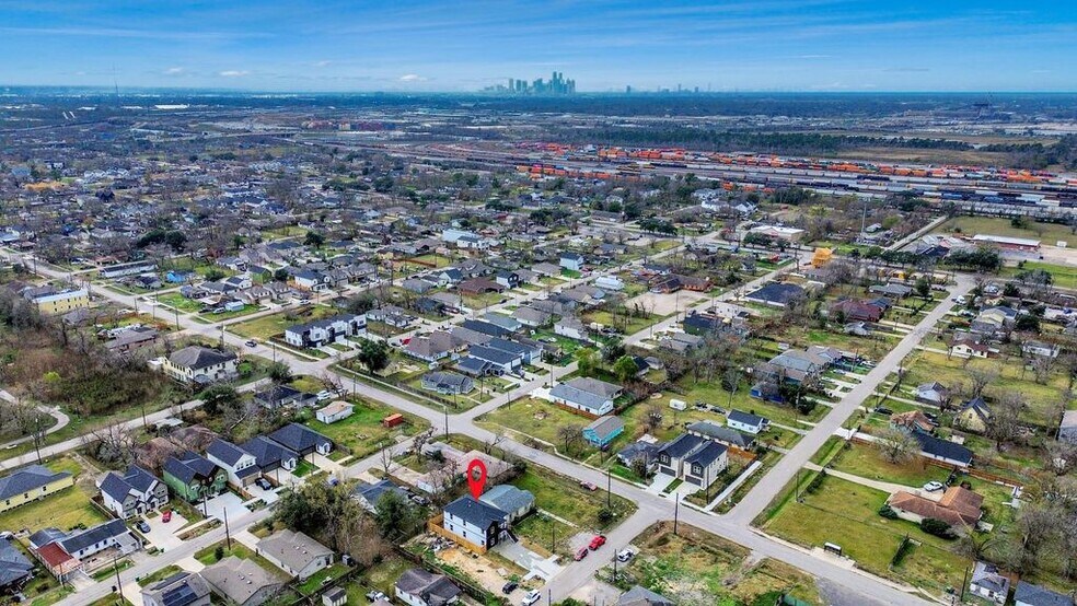 More Photos Of 8012 Miley St, Houston Multifamily For Sale