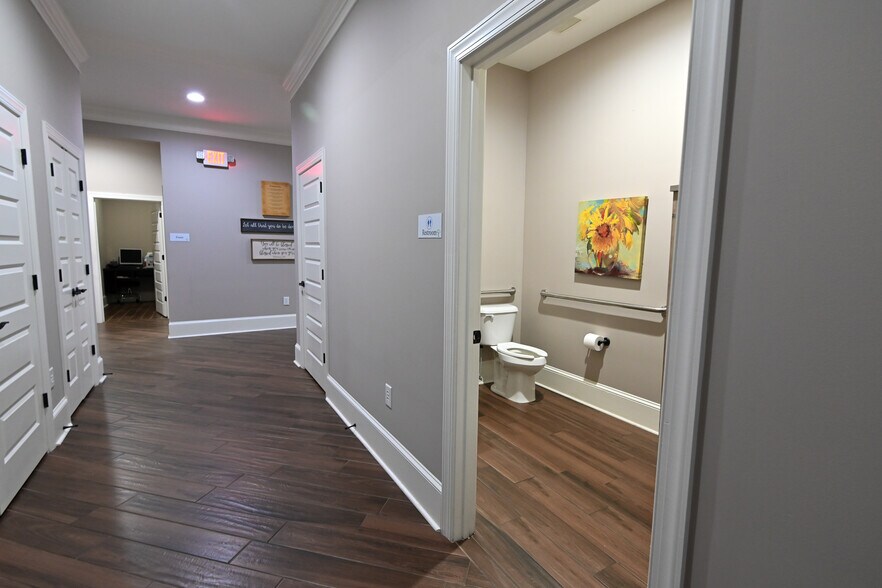 More Photos Of 150 Jw Plaza Dr SE, Calhoun Office For Sale