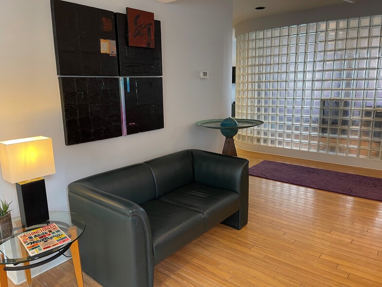 More Photos Of 11718 Bowman Green Dr, Reston Office Residential For Lease