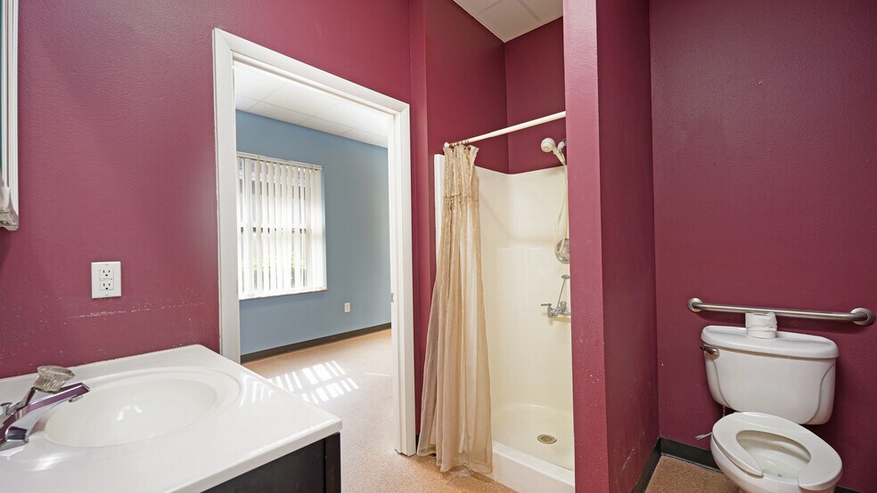 More Photos Of 3950 Sr-64 E, Bradenton Medical For Sale