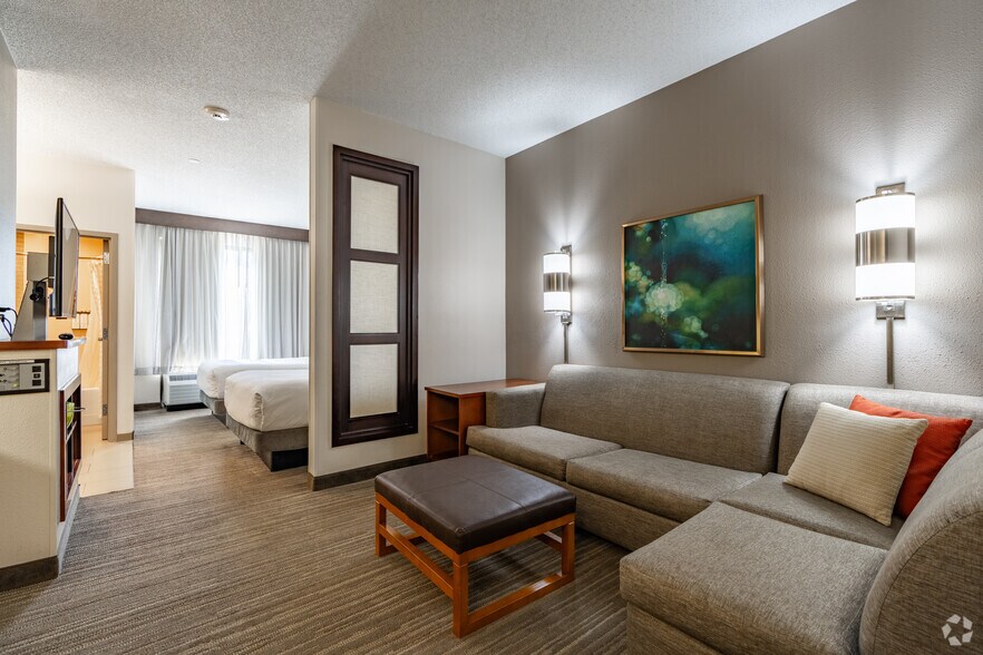 More Photos Of 7905 Giacosa Pl, Memphis Hotel For Sale