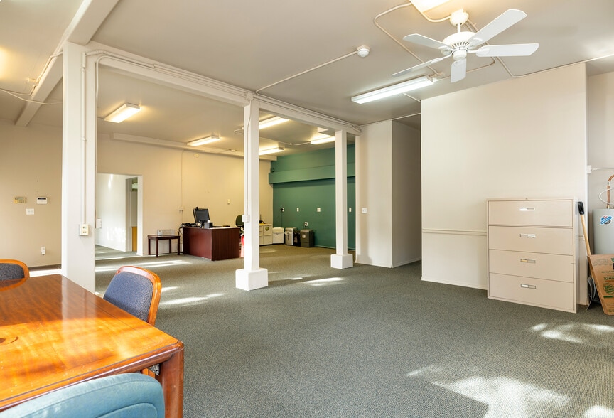 More Photos Of 3408 NE 65th St, Seattle Office Residential For Sale