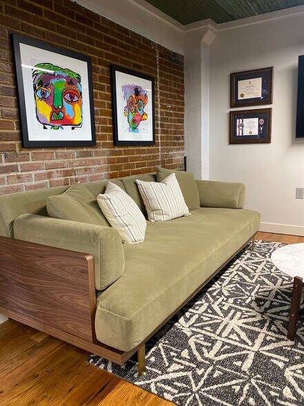 More Photos Of 115 Clinton Ave E, Huntsville Office For Lease