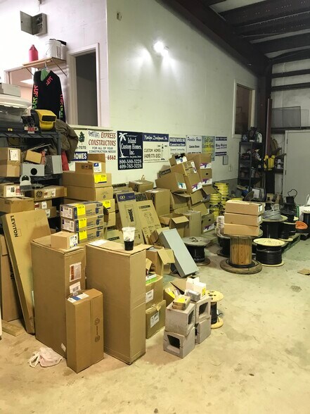 More Photos Of 3614 Alice St, Galveston Distribution For Sale